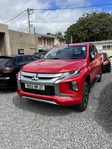 Mitsubishi Triton 4x4 (automatic)