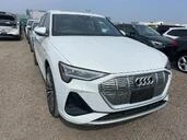 Audi Q6 e-tron 1||7195
