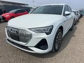 Audi Q6 e-tron 3||7197