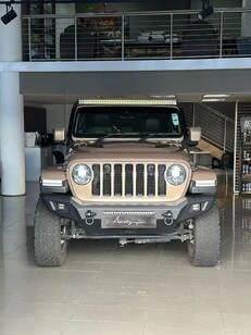 Jeep Wrangler Unlimited Overland Customs