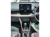 Toyota Yaris 5||7068