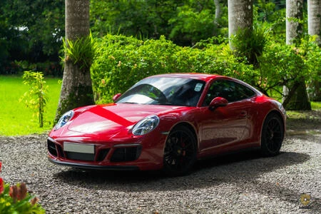 Porsche 911 Carrera GTS