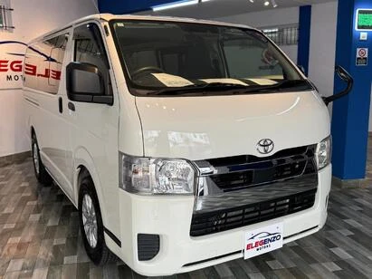 Toyota Hiace Van GL Long