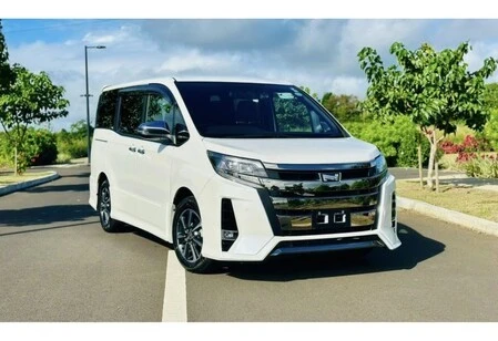 Toyota Noah WXB SI 3