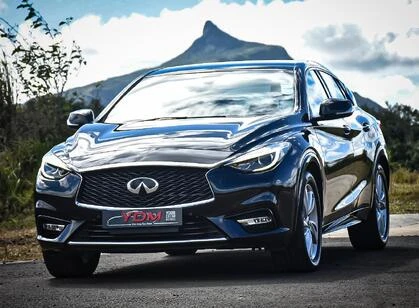 Infiniti Q30