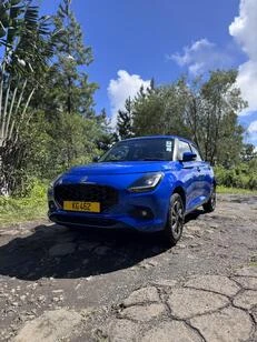 Suzuki Swift GLX - Year 2025