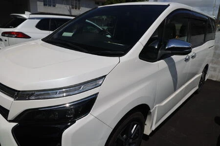 Toyota Voxy ZS Kirameki 3