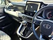 Toyota Voxy 5||15717
