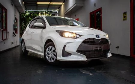Toyota Yaris Hybrid X
