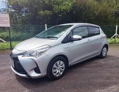 Toyota Vitz Hybrid 2018 (Silver)