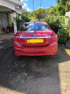 Toyota yaris sedan manual OC 16