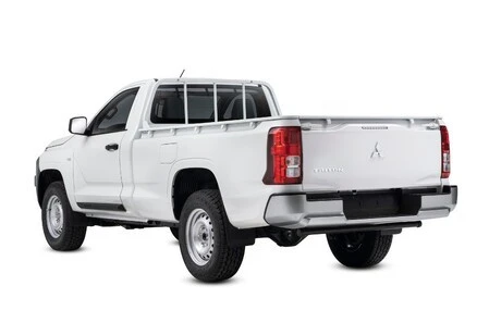 Mitsubishi Triton 1||18699