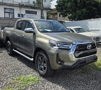 Toyota Hilux 1||24890