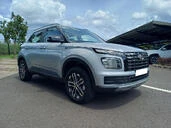 Hyundai Venue 1||26570