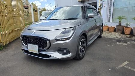 Suzuki Swift 1||25879