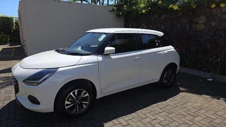 SUZUKI SWIFT GLX 2024 Automatic – FULL OPTIONS – 10,700 KM