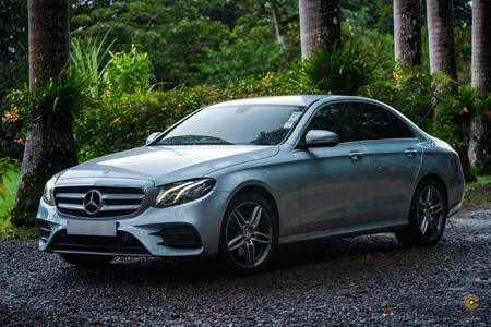 Mercedes-Benz E200