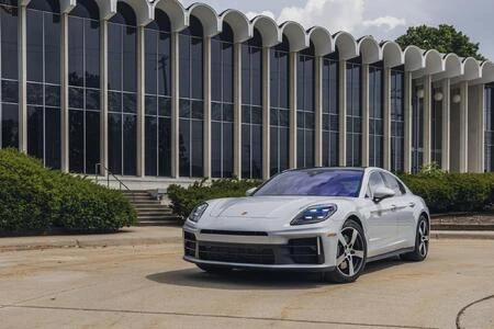 Porsche Panamera 4 E-Hybrid 2026