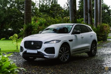Jaguar F-Pace 1||37893